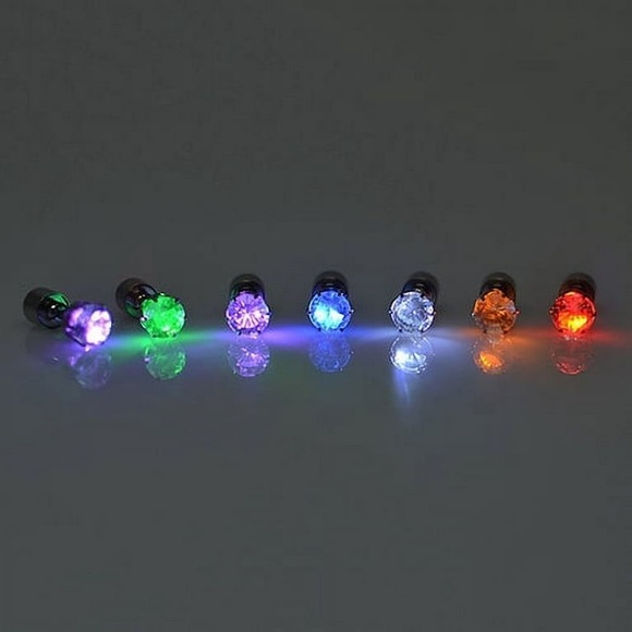Light Up Stud Earrings - Picture 4 of 7
